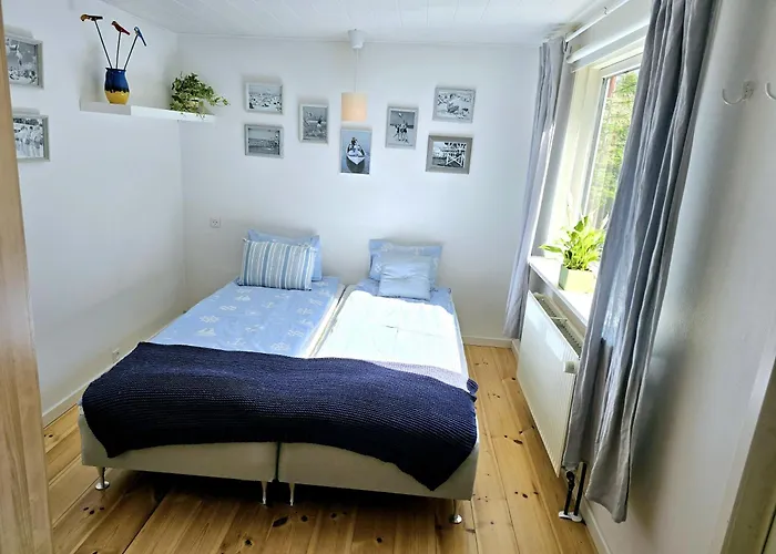 Guesthouse 'Blue House' In Vintage Villa&Garden